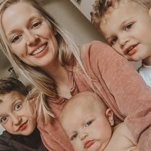 Meet your Posher, Emily